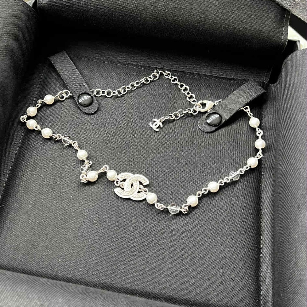 CHANEL Silver and White Pearl Choker